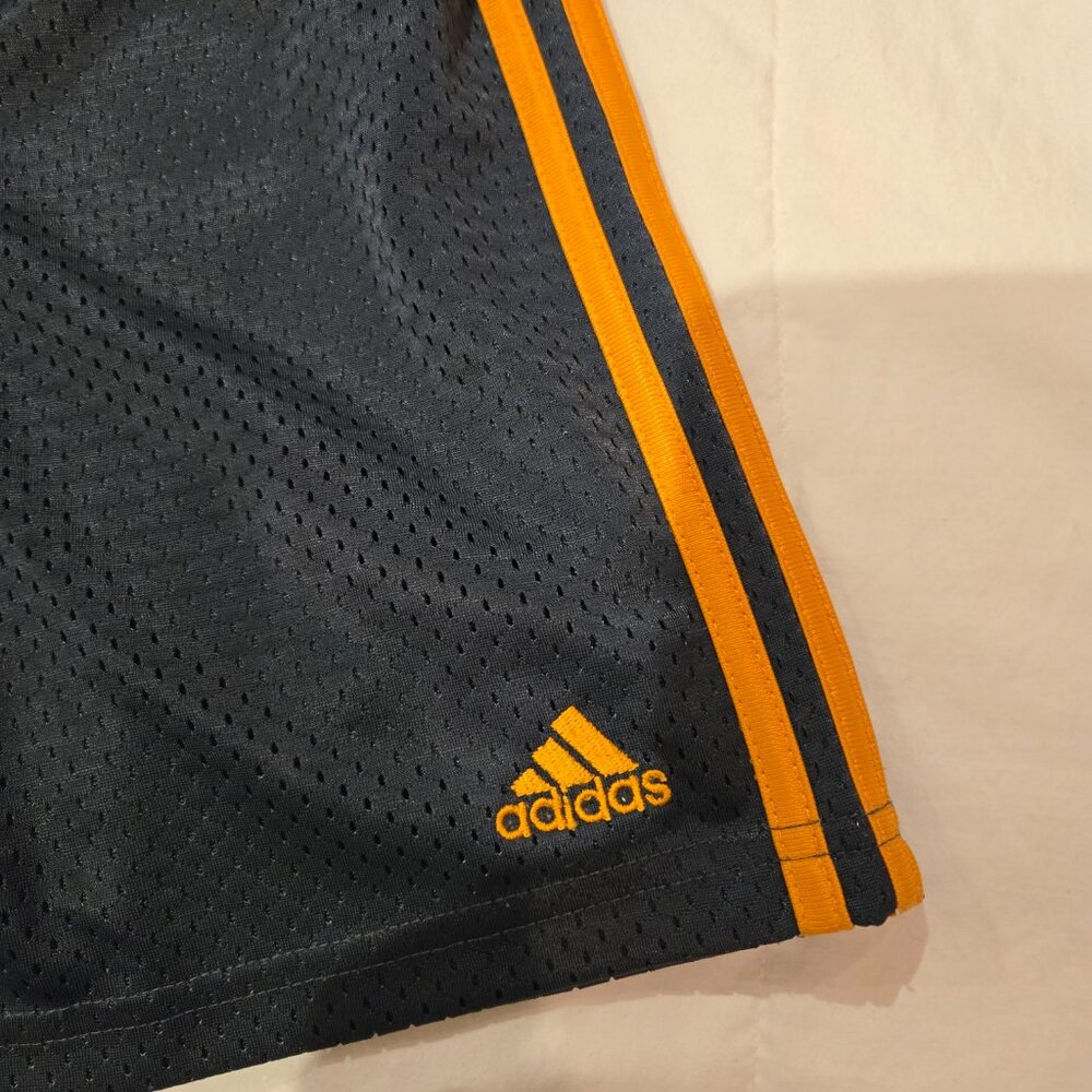 ADIDAS BOYS SHORTS - Picture 2 of 4
